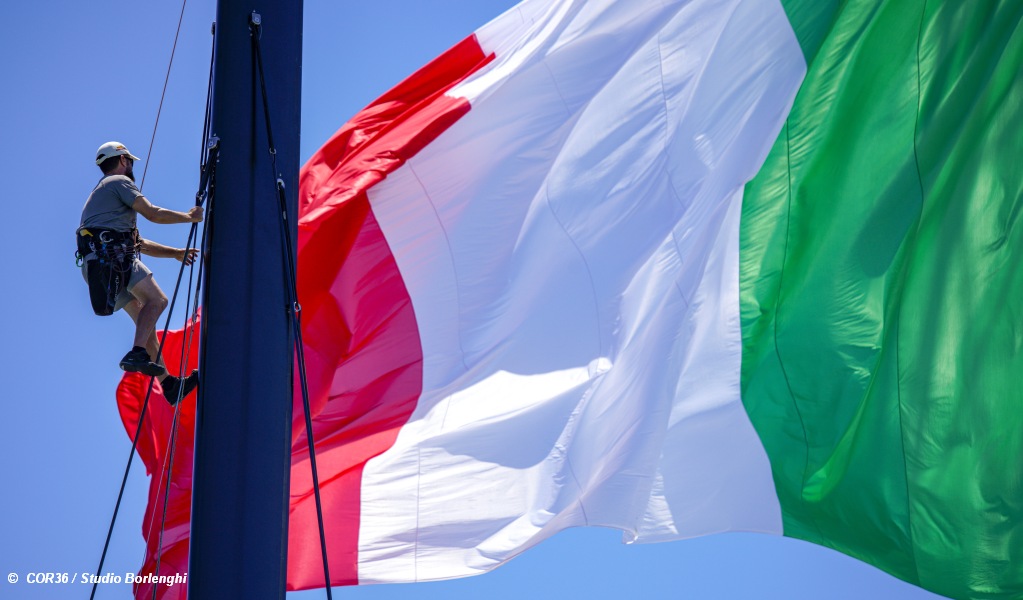 Prada Cup Final D1 Italian Flag