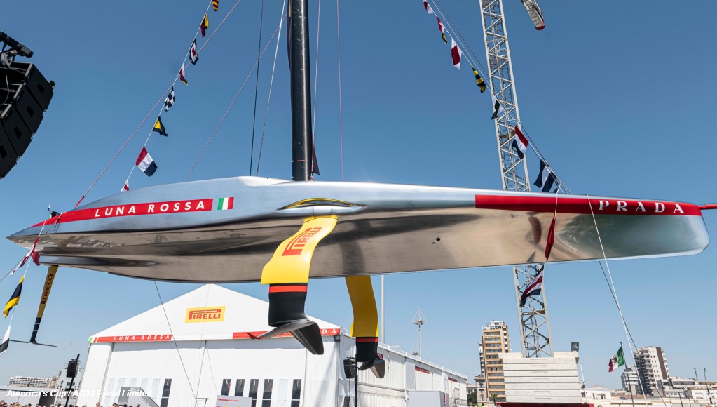 AC37 Luna Rossa AC75 Crane View