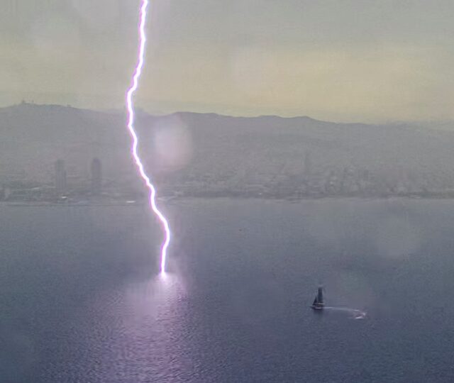 AC37 LV Day5 Lightning Strike ITA NZL