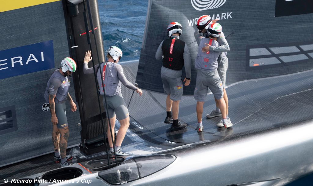 Luna Rossa win Race 8 in comeback from breakage