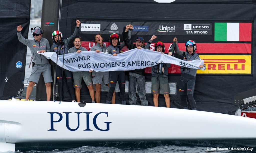 AC37 Puig Womens AC Winners Luna Rossa